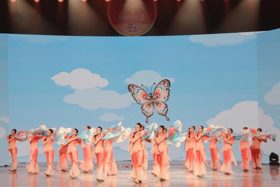 濰坊原創廣場舞《箏箏日上》閃耀全國展演，文化經紀人服務助力非遺傳承